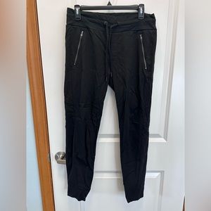 Athleta black size 8 joggers